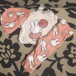 Adorable bunny rabbit matching set